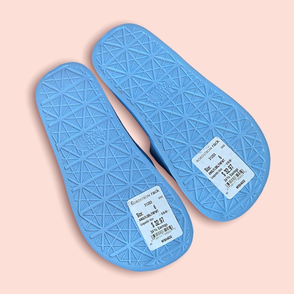 NEW: Baby Blue North Face Puffer Slides - Picture 3 of 4